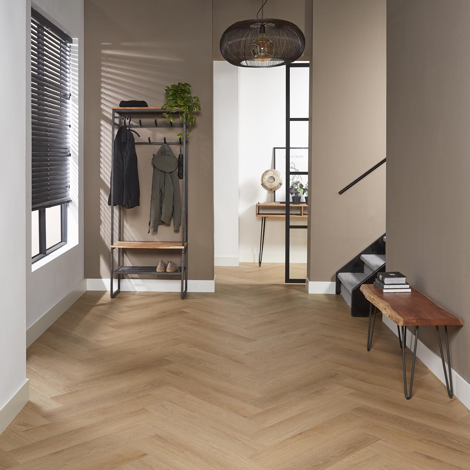 Garderobe – Novum Loft – Massivholz Akazie natur
