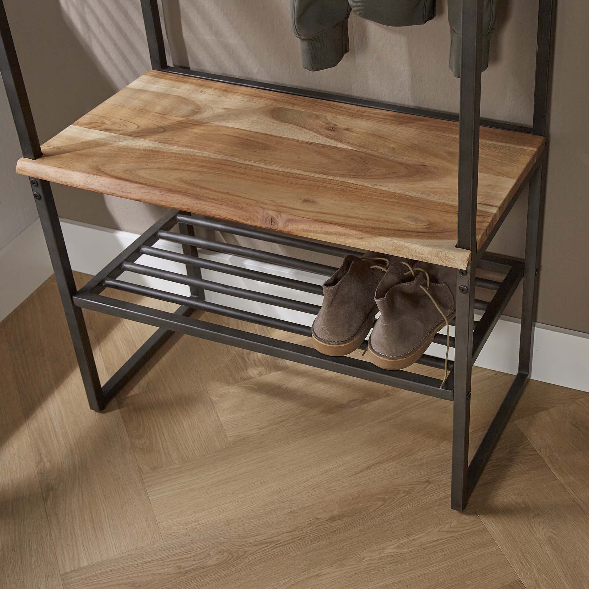 Garderobe – Novum Loft – Massivholz Akazie natur