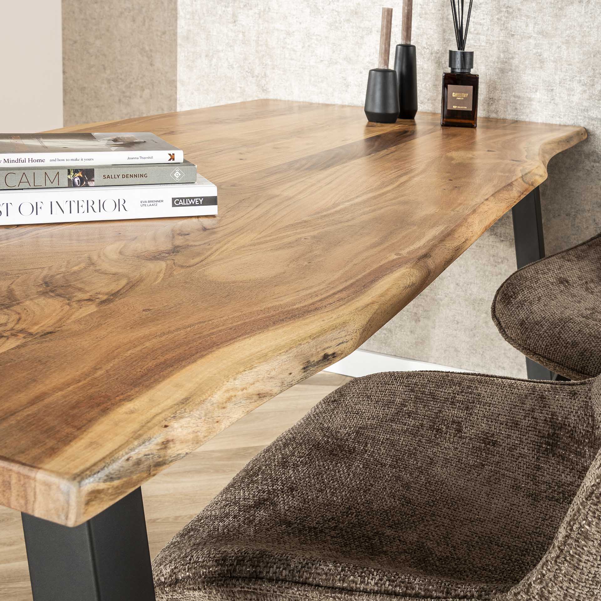 Esstisch Bordo 180x90x76 cm – Akazienholz mit Baumkante & Stahlgestell