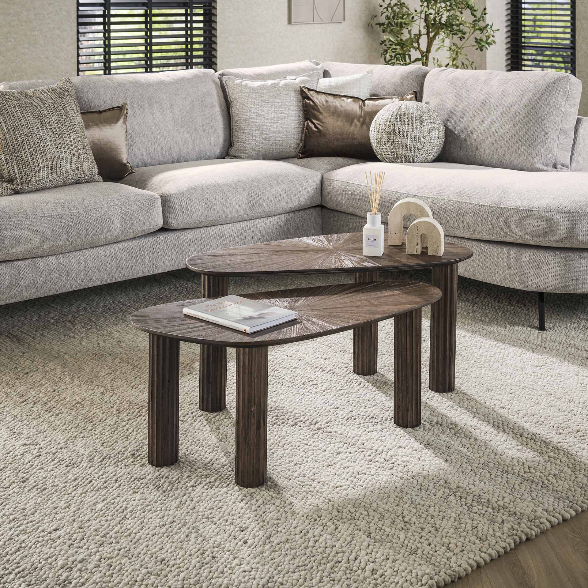 Couchtisch Set/2 Tevara – organische Teakholz-Tische in Dunkelbraun, 84x39x43 cm & 84x39x38 cm