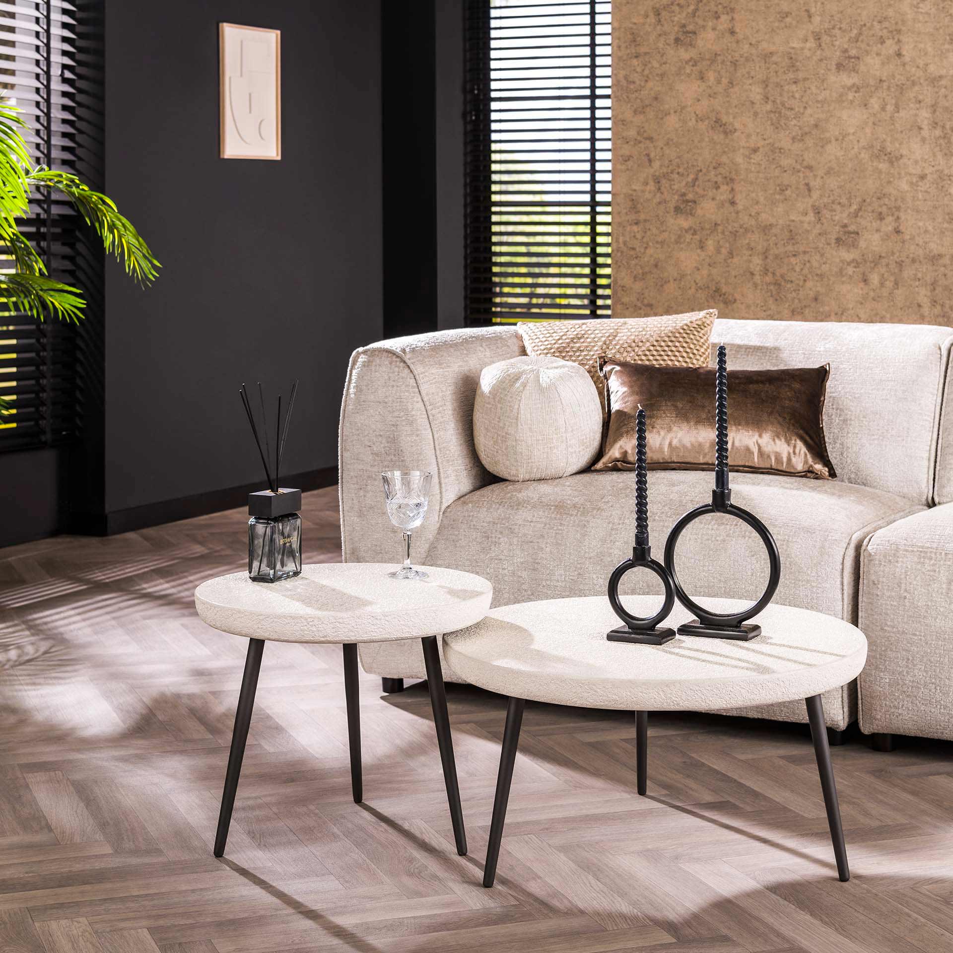 Couchtisch Set/2 Pietra – runde Tische aus Marmorkomposit in Steinoptik mit pulverbeschichtetem Gestell, 70 & 55 cm, modern & elegant