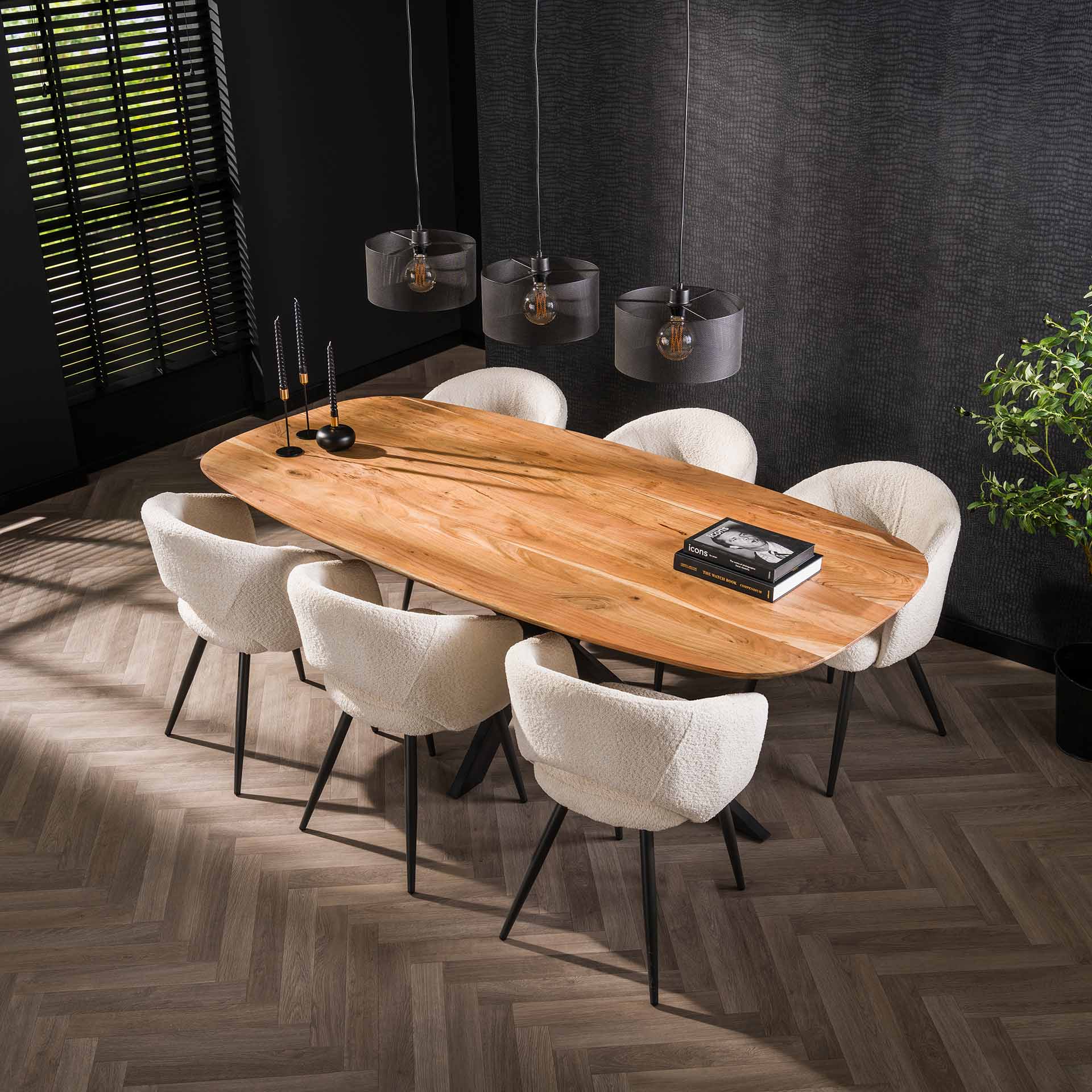 Esstisch Norvan 215x105 cm – ovaler Tisch aus massivem Akazienholz mit Spinnengestell aus Metall, natur lackiert
