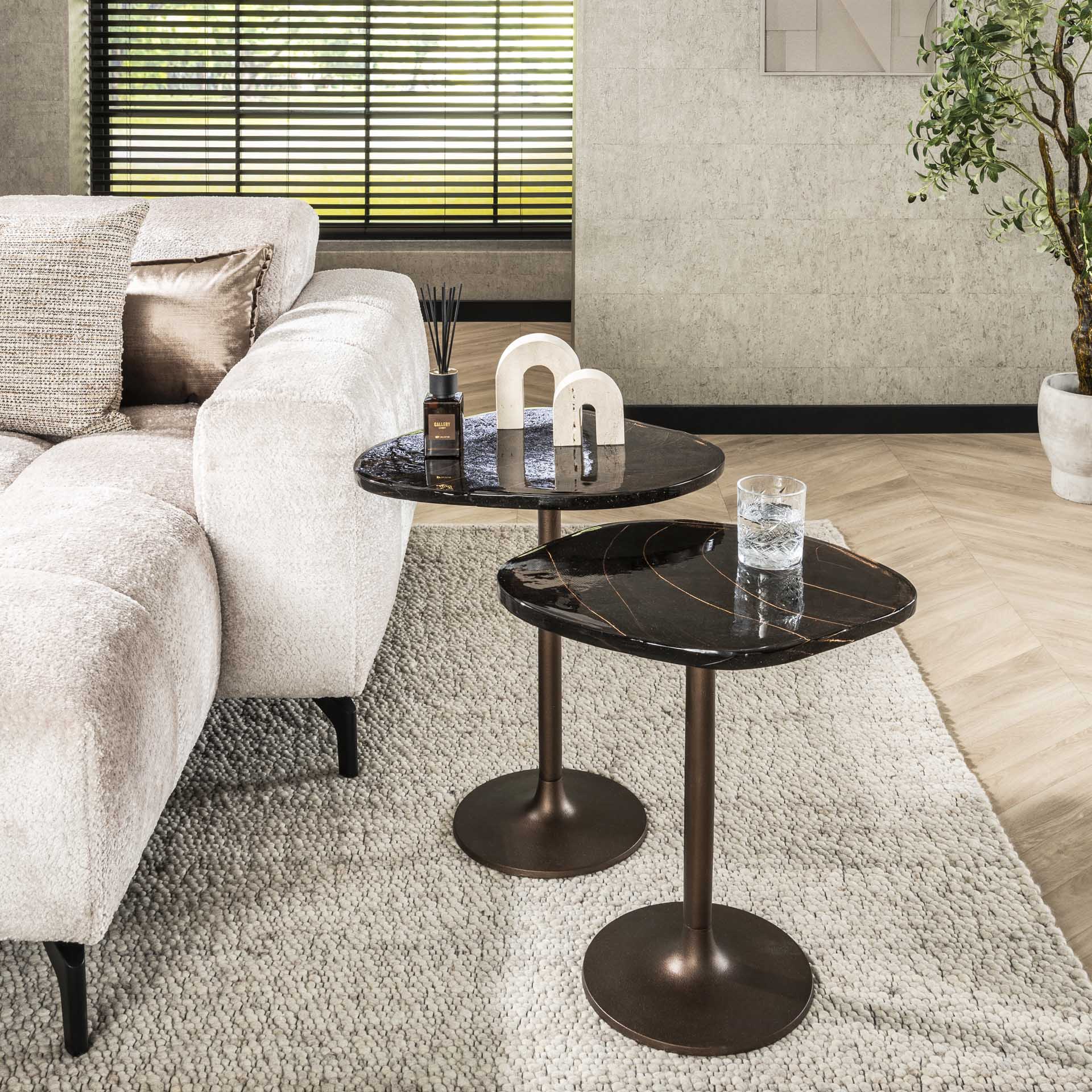 Beistelltisch Ondaro S – Glastisch mit gezogenem Glas & Metallgestell in Antikkupfer, 53 x 42 x 50 cm