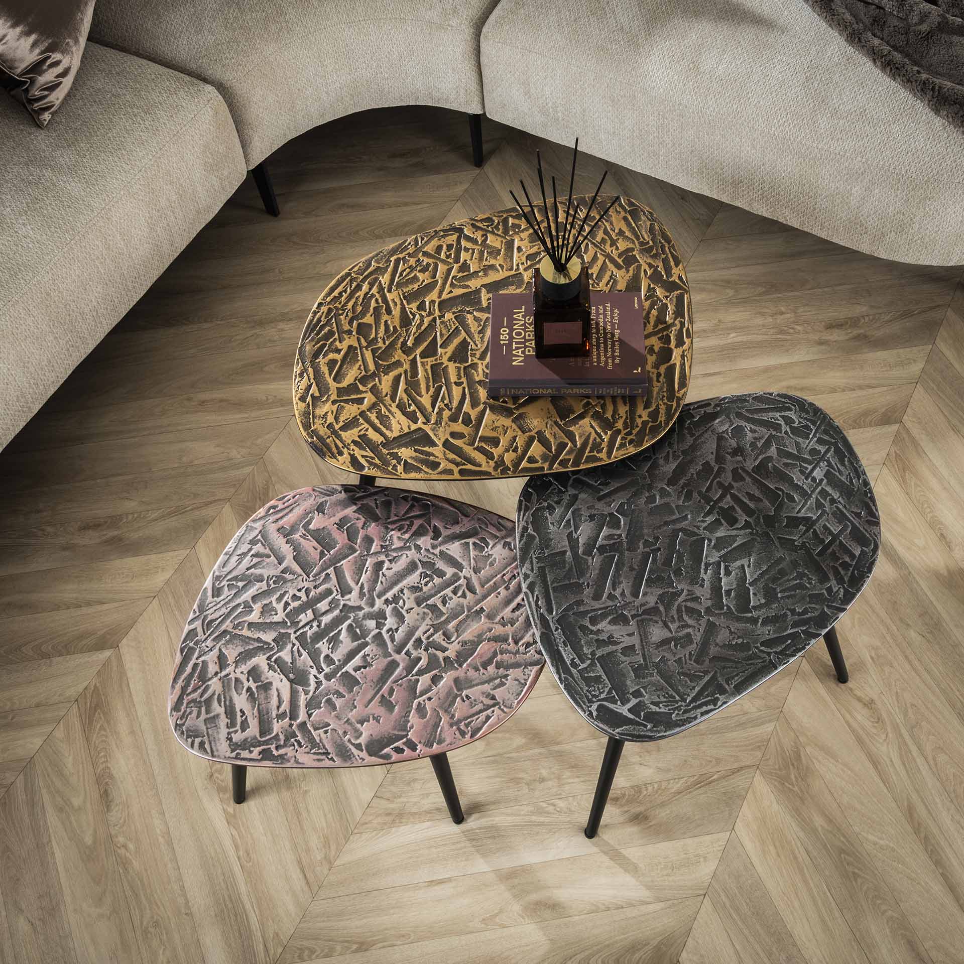 Couchtisch-Set Triaro – 3er-Set viereckige Tische aus Patina-Metall in Silber/Kupfer/Gold, modernes Design, 60 x 50 x 42 cm