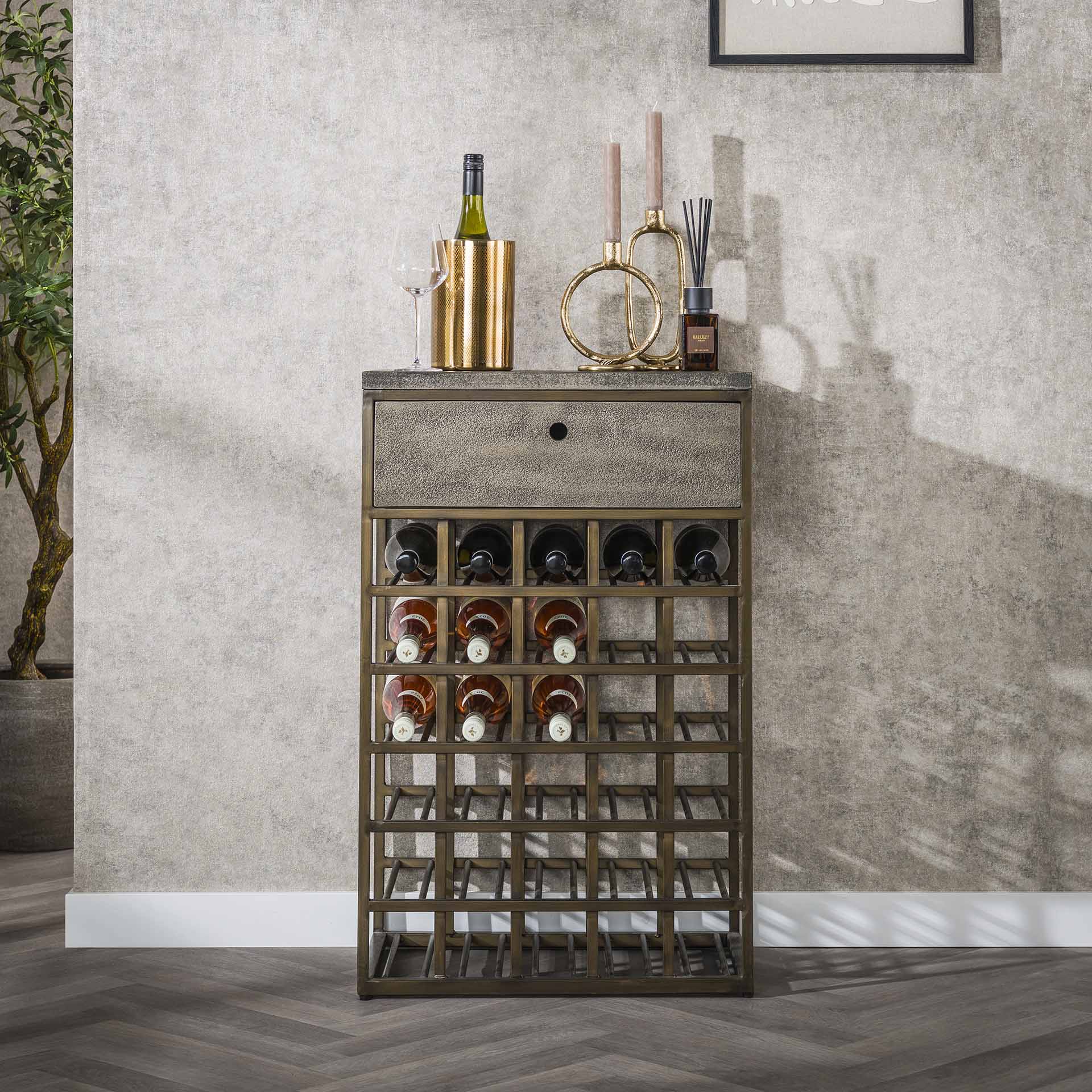 Weinschrank Enoteca – Metall mit handwerklichem Ferro-Finish, 1 Schublade & Stauraum für Weinflaschen, 54 x 35 x 85 cm