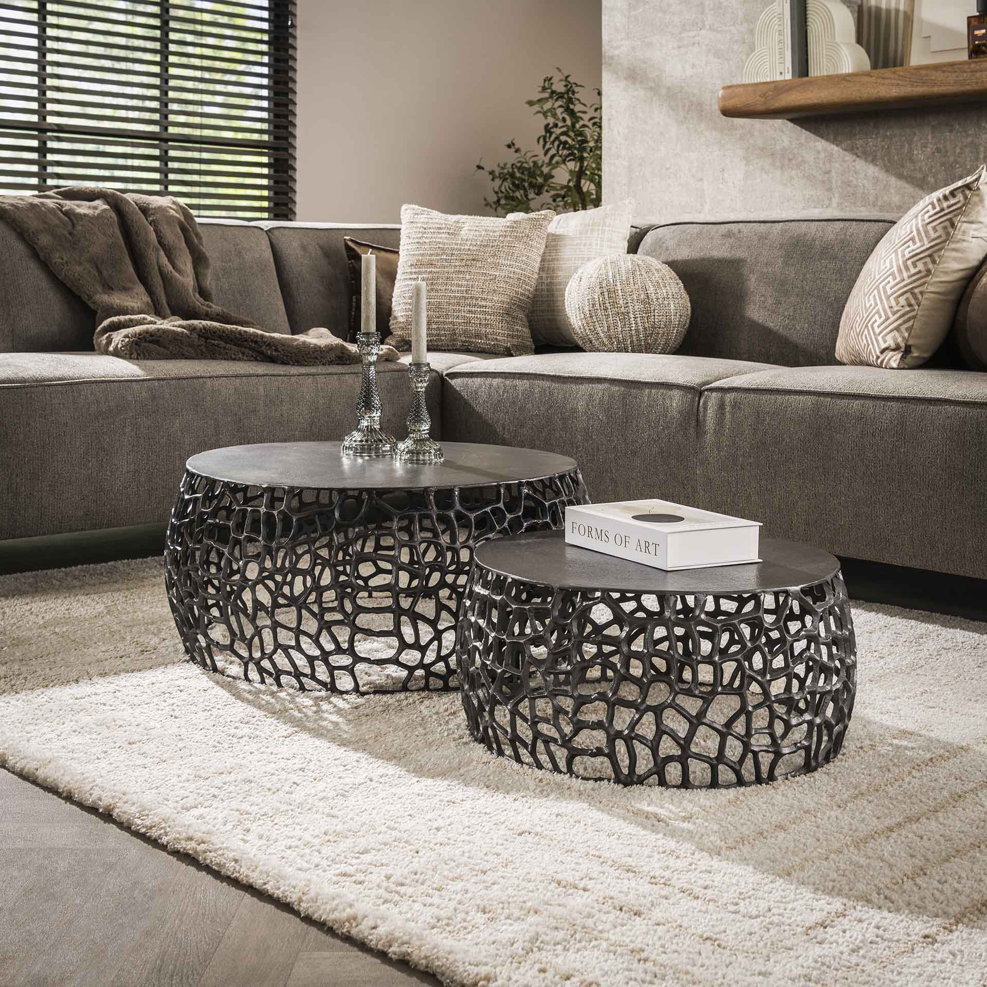 Couchtisch-Set Lunaris Sand – 2er-Set runde Tische mit Aluminium-Basis & schwarzem Nickel-Finish, 75/55 x 75/55 x 30/25 cm