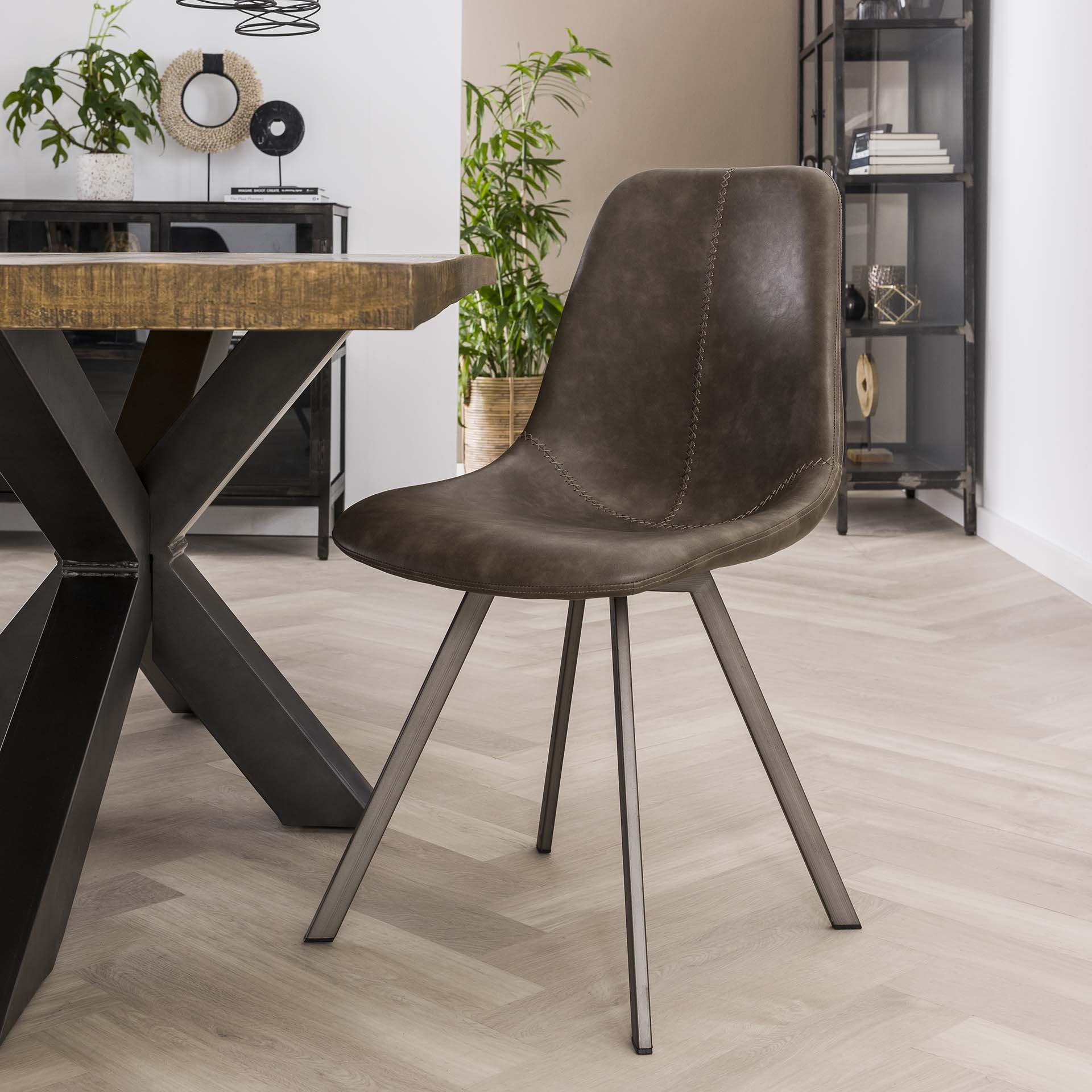 Stuhl – Prisma Pure – Saddle PU Taupe