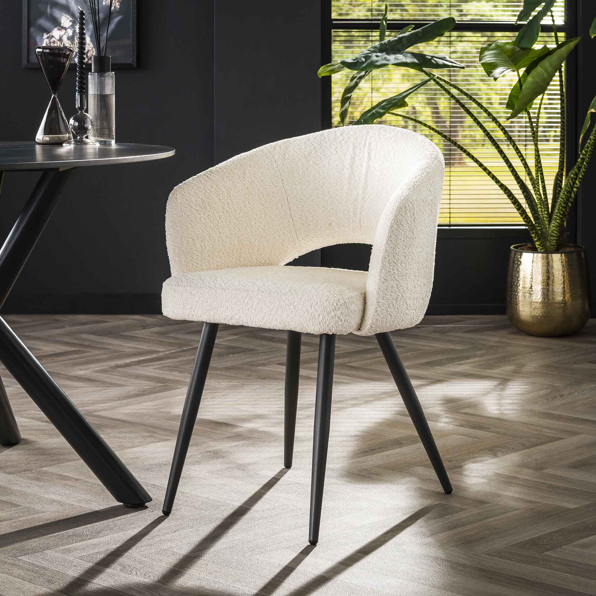 Stuhl – Luma Living – Boucle Weiss
