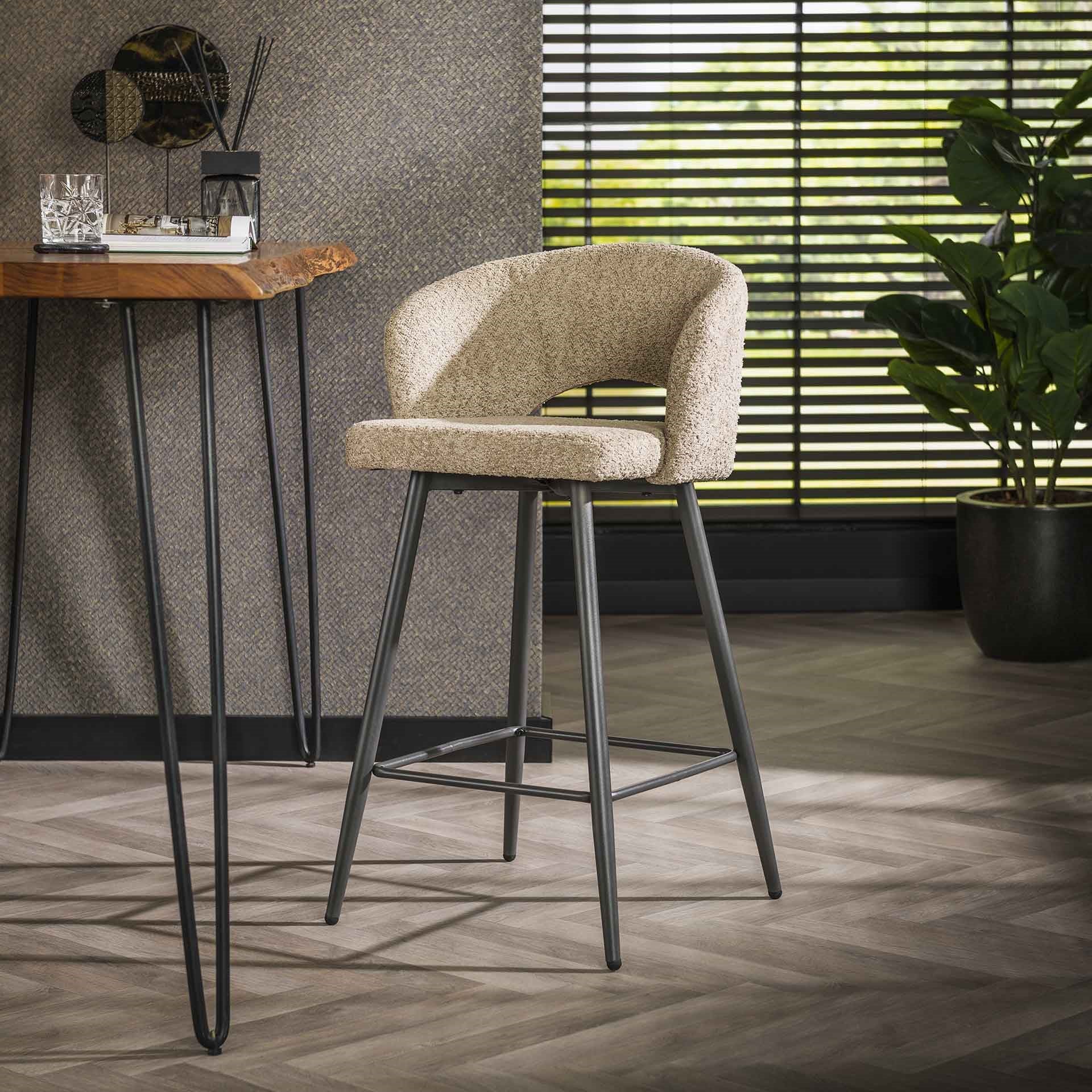 Stuhl – Avento Noir – Boucle sandfarbe