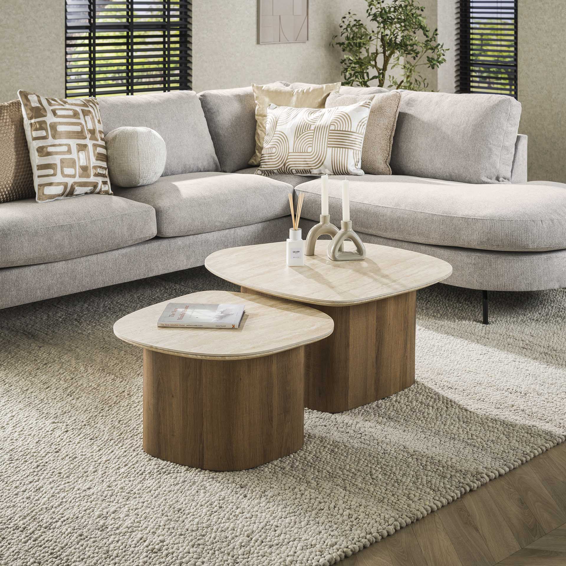 Couchtisch-Set Tivaro – 2 Tische in Kieselform mit Keramikplatte in Travertinoptik & Holzgestell, 85 x 79 x 40 cm