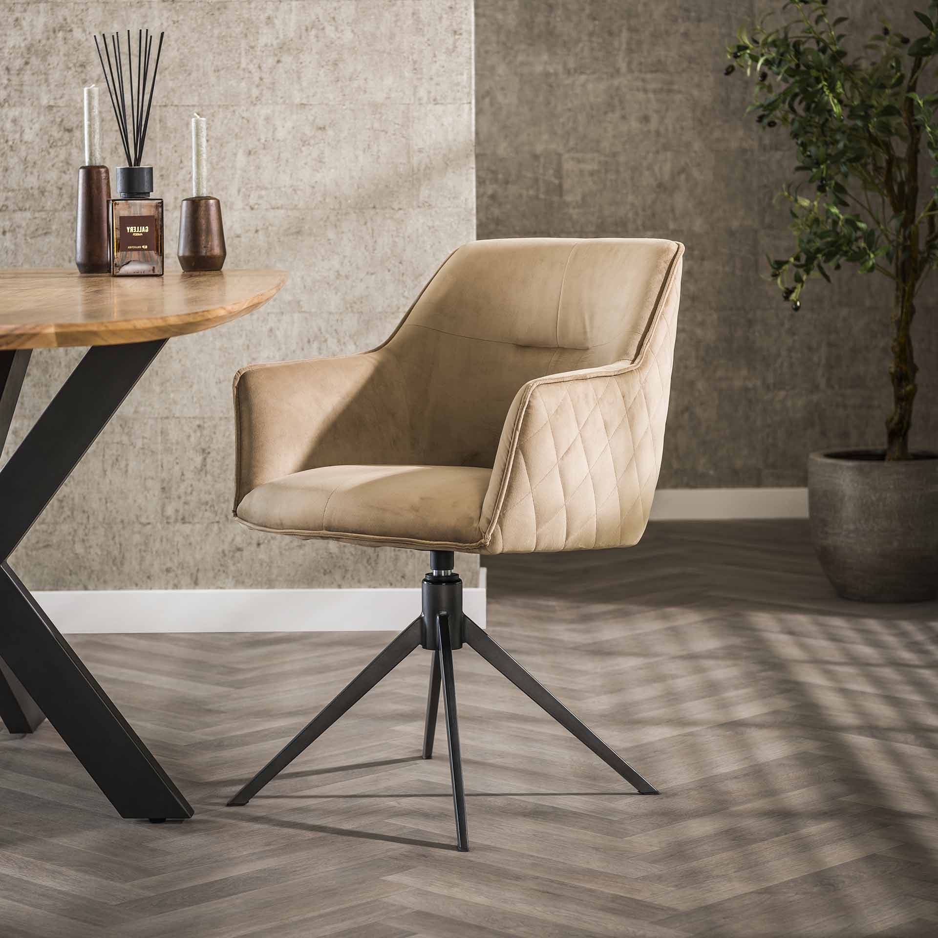 Stuhl – Avento Noir – Champagner velvet