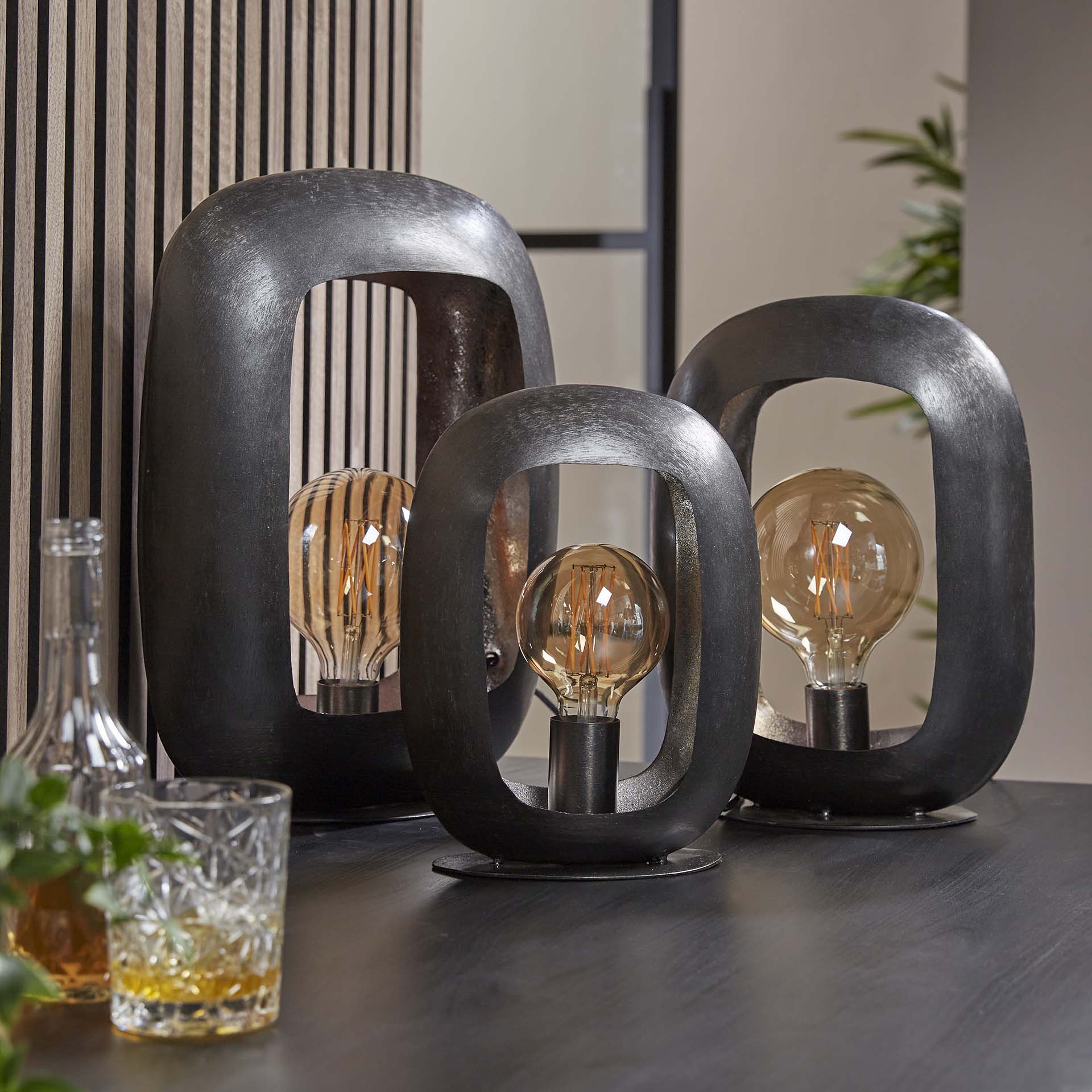 Tischleuchte – Serra Design – Schwarz Nickel