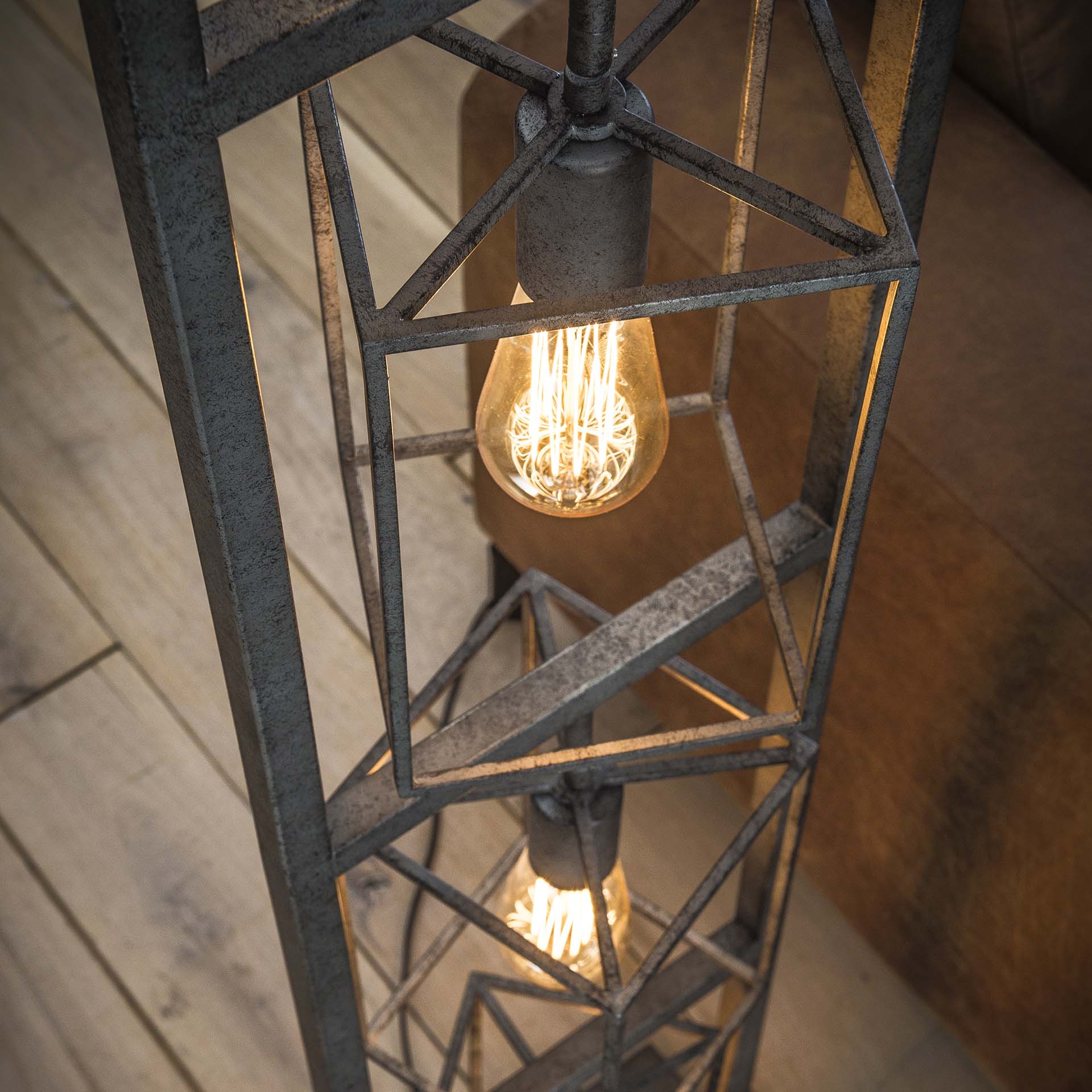 Stehleuchte – Vivo Noir – Alt Silber Finish