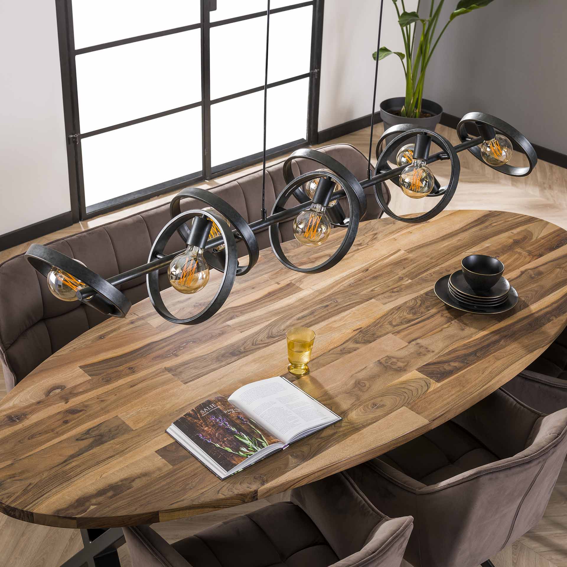 Hängeleuchte Leggero 8-flammig 160x42x150 cm – moderne schwarze Pendelleuchte aus Metall mit Ø26 cm Schirmen, E27 LED geeignet
