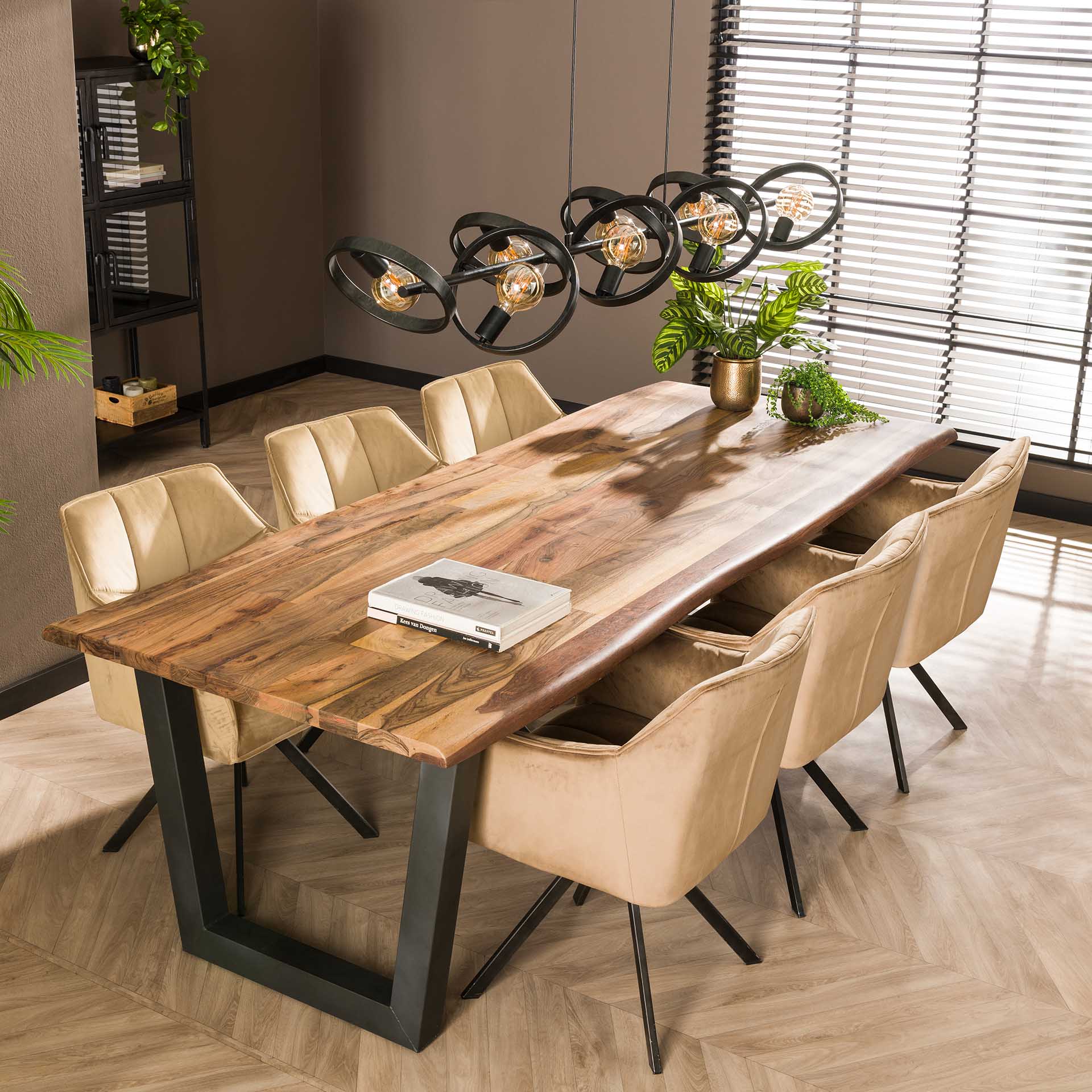Hängeleuchte Leggero 8-flammig 160x42x150 cm – moderne schwarze Pendelleuchte aus Metall mit Ø26 cm Schirmen, E27 LED geeignet