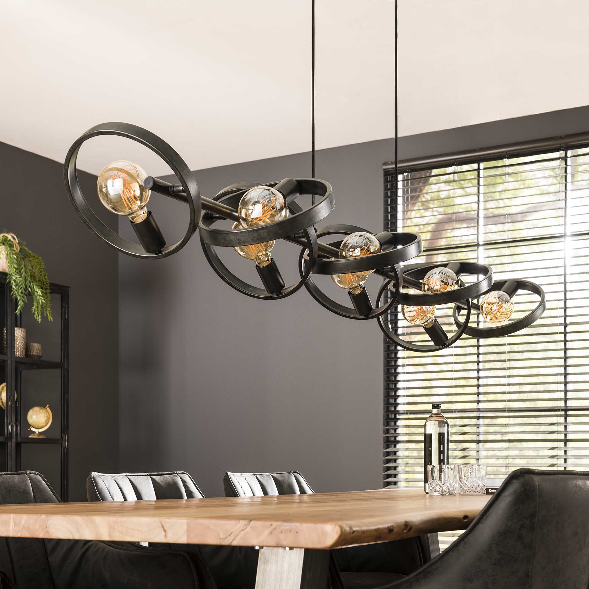 Hängeleuchte Leggero 8-flammig 160x42x150 cm – moderne schwarze Pendelleuchte aus Metall mit Ø26 cm Schirmen, E27 LED geeignet