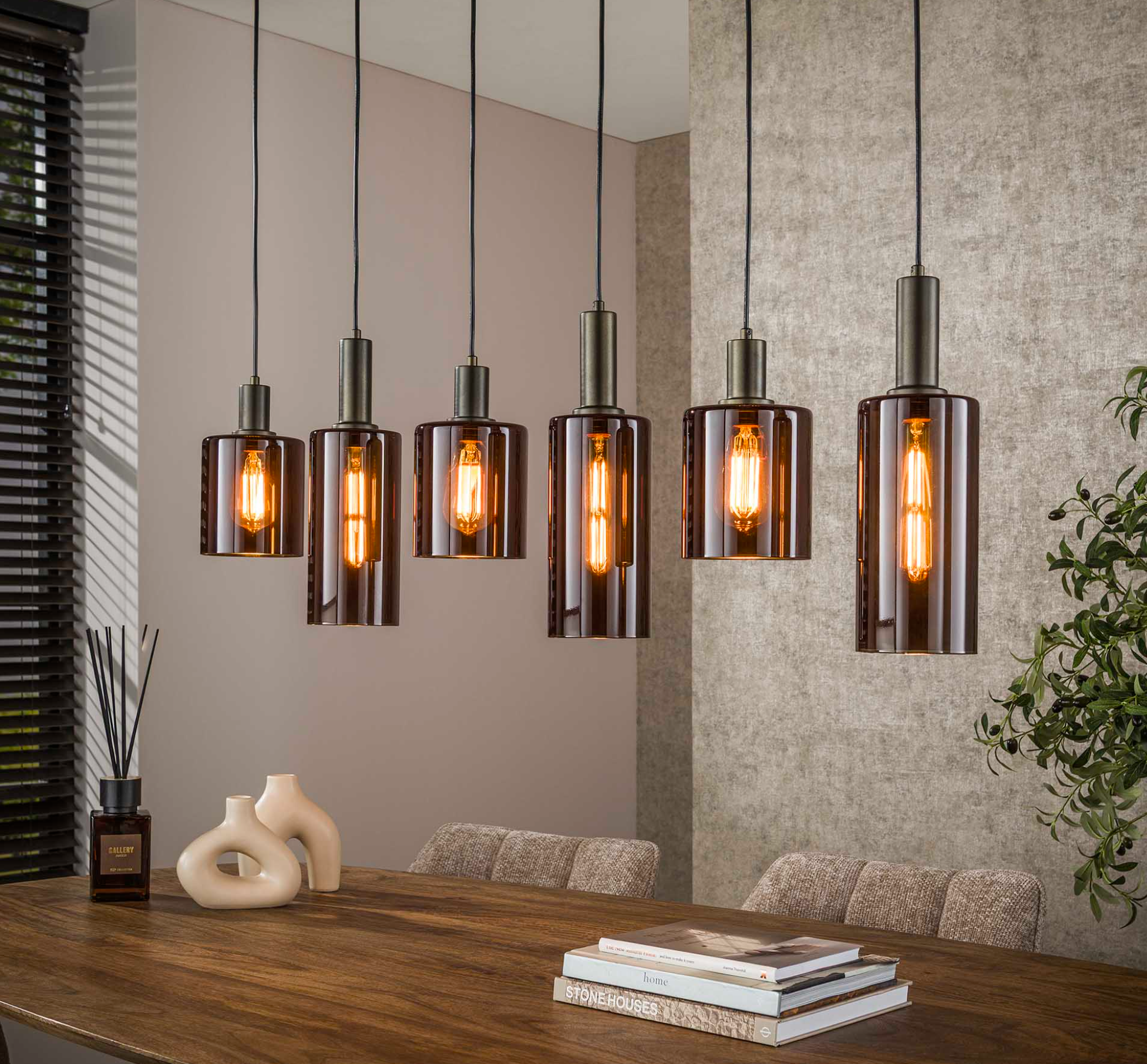 Pendelleuchte Liora – Deckenlampe mit 6 höhenverstellbaren Glasschirmen & Metallhalterung in Bronze, 118 x 14 x 150 cm