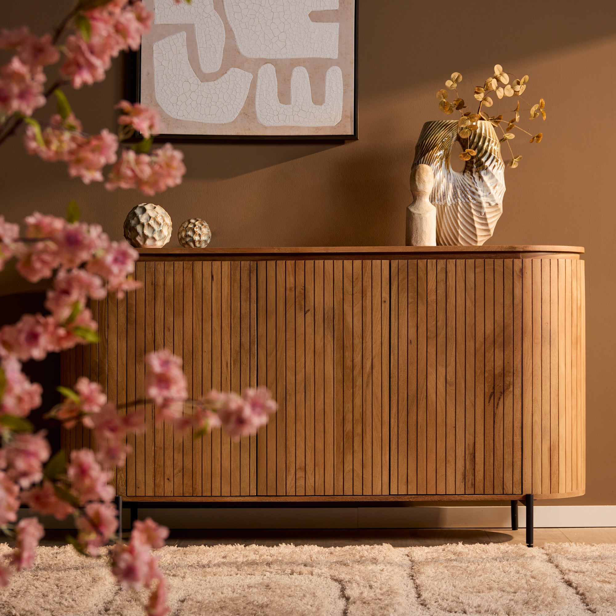 Sideboard Sole Natur – Massives Mangoholz mit Lamellentüren, 165 x 45 x 90 cm, modernes Aufbewahrungsmöbel