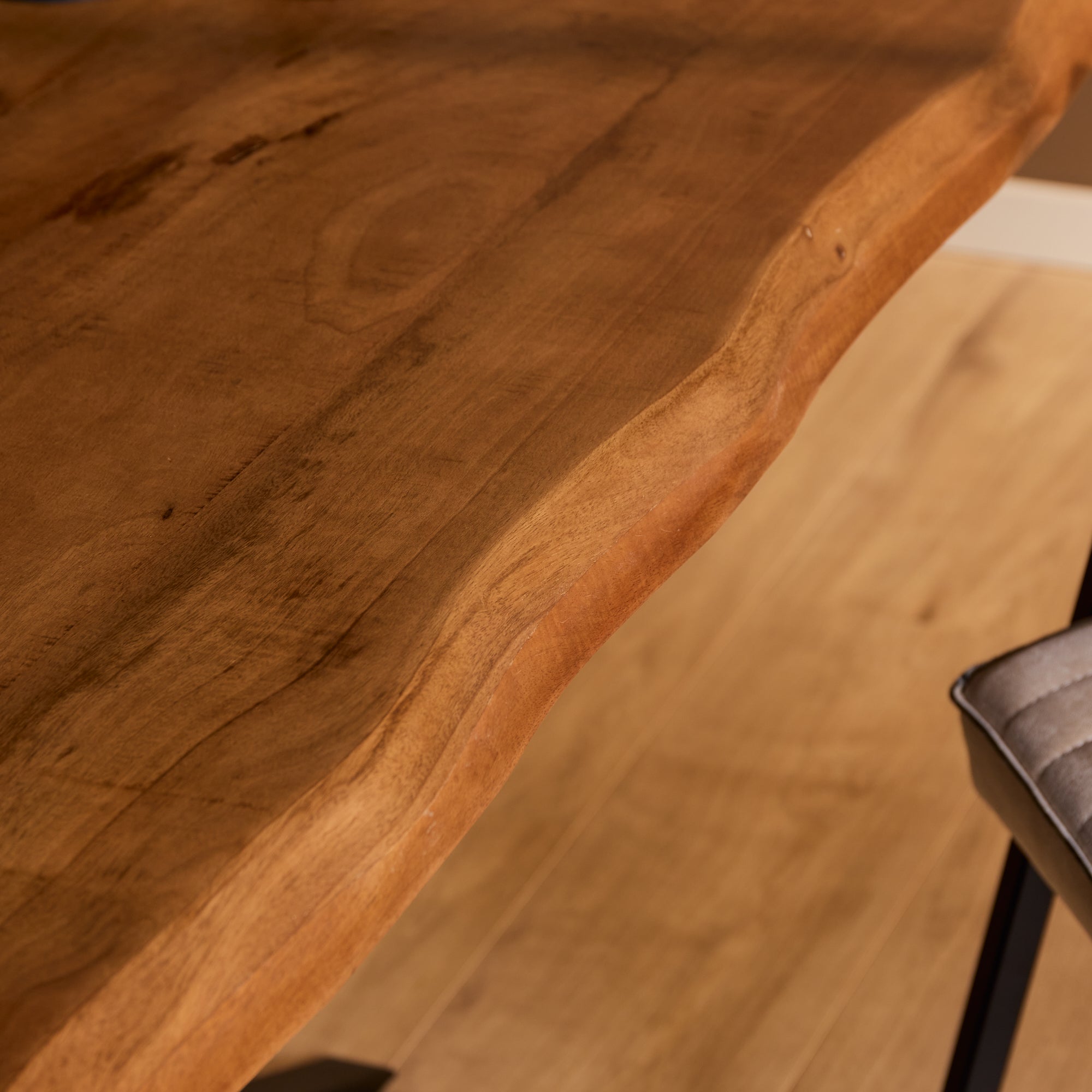 Esstisch Baltimore Natur – Mangoholz, 180x90 cm, Unikat mit Baumkante