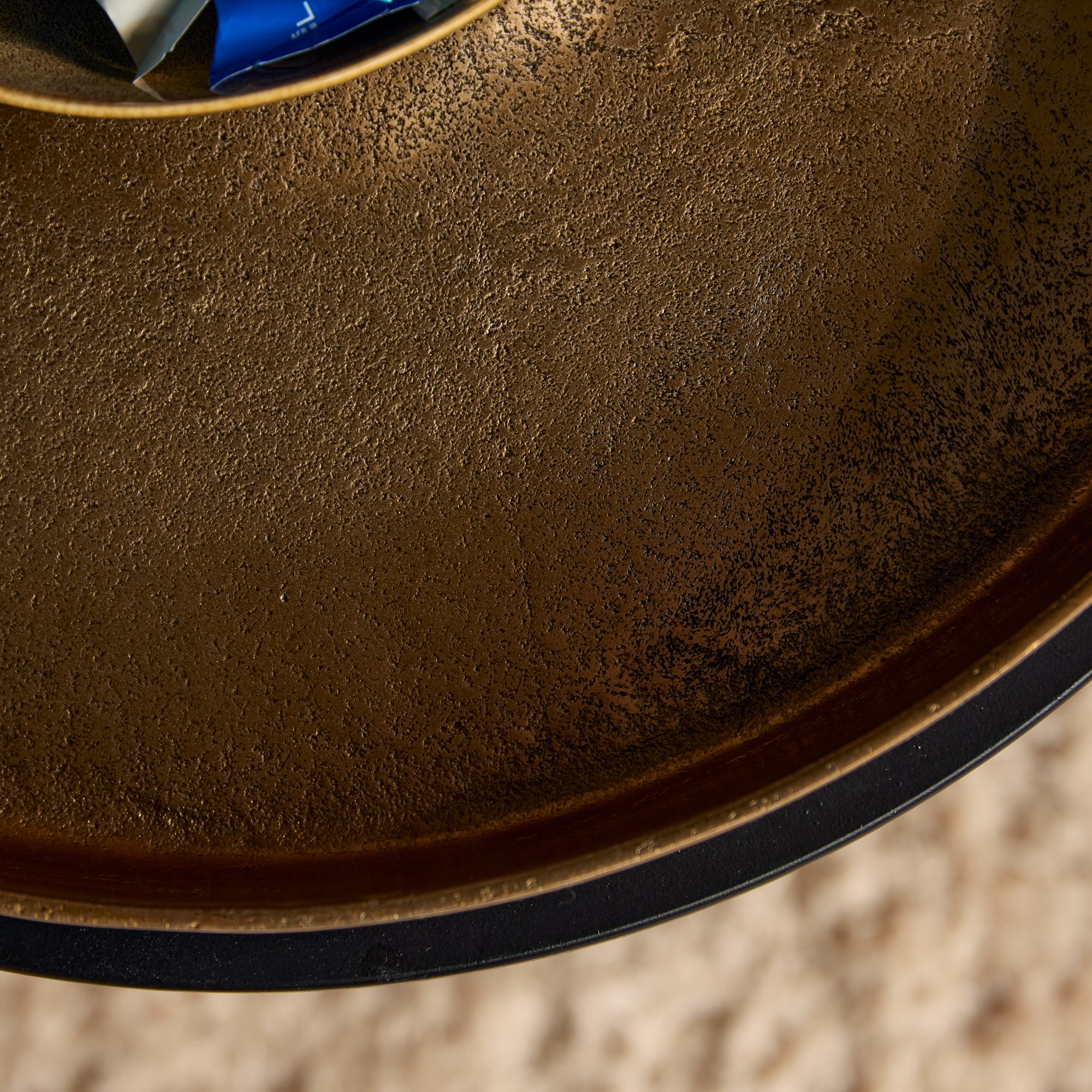 Couchtisch 2er Set Laure – Kupferfarbene Aluminiumplatten & schwarzes Metallgestell, modern & elegant