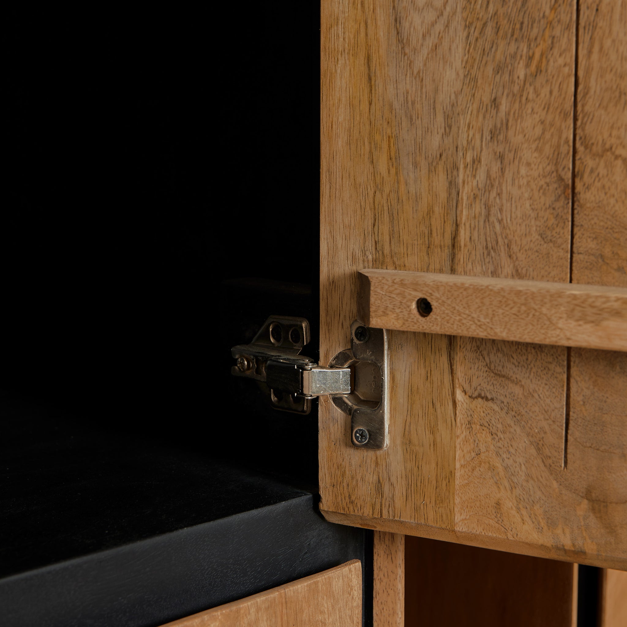 Regalschrank Rois – Mangoholz & Metall Schwarz, 60 x 45 x 220 cm